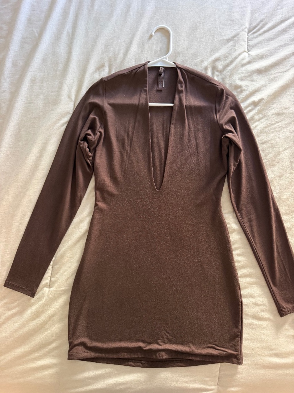SMOOTH LAYERS DEEP PLUNGE MINI DRESS